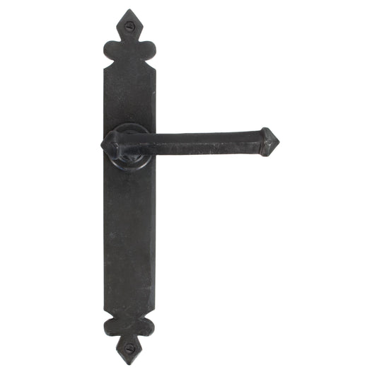 Tudor Lever Latch Set