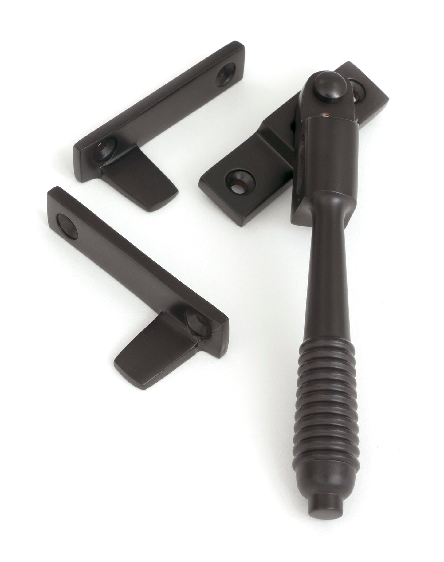 Night-Vent Locking Reeded Fastener