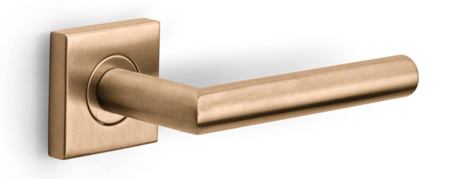 LB2-19BSQ - Door Handles On Rose