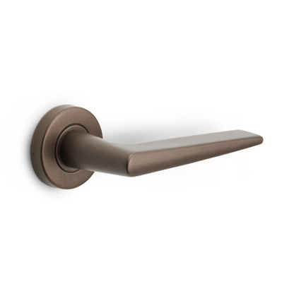 LB21H - Door Handles On Rose