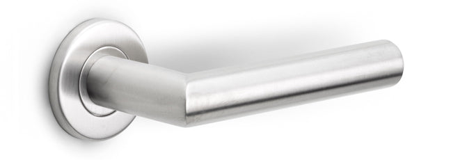 LB2L-22 - Door Handles On Rose
