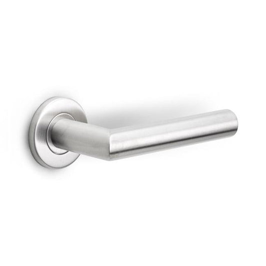 LB2L-22 - Door Handles On Rose