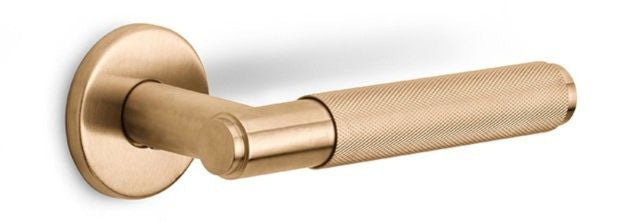 LB5-22 - Door Handles On Rose