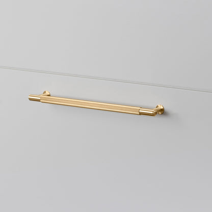 PULL BAR / LINEAR / BRASS / MEDIUM