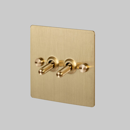 2G TOGGLE SWITCH / BRASS