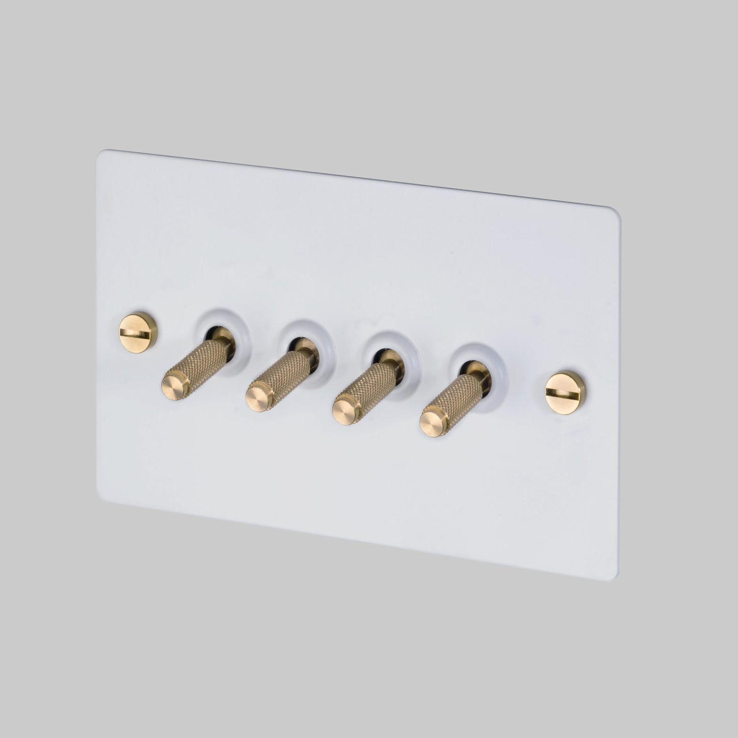 4G TOGGLE SWITCH / WHITE / BRASS