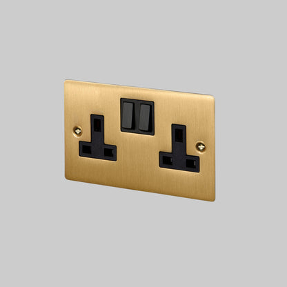 2G UK PLUG SOCKET / BRASS