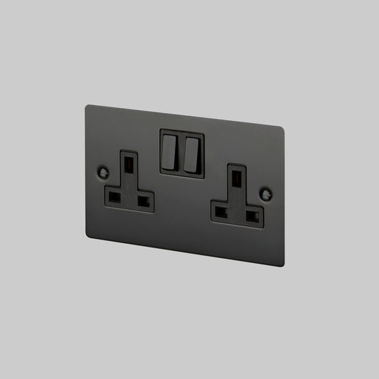 2G UK PLUG SOCKET / BLACK