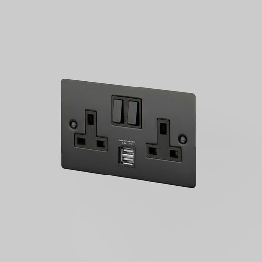 2G UK PLUG SOCKET / USB / BLACK