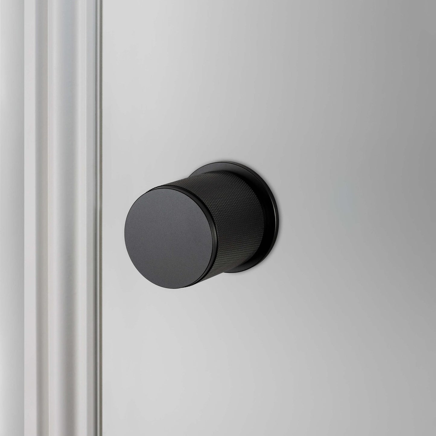 DOOR KNOB / CROSS / BLACK