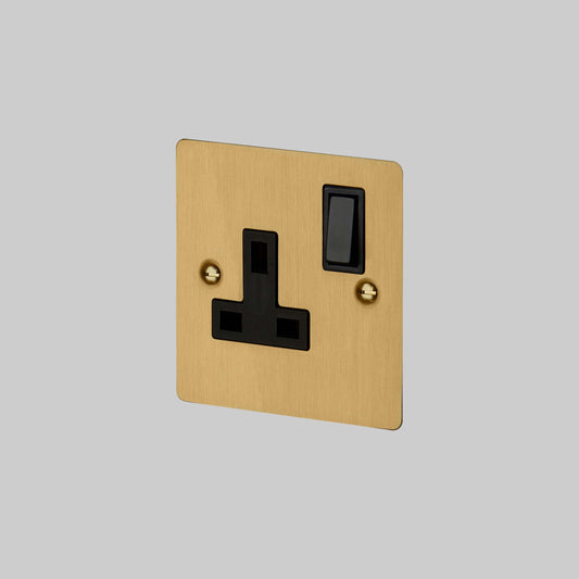 1G UK PLUG SOCKET / BRASS