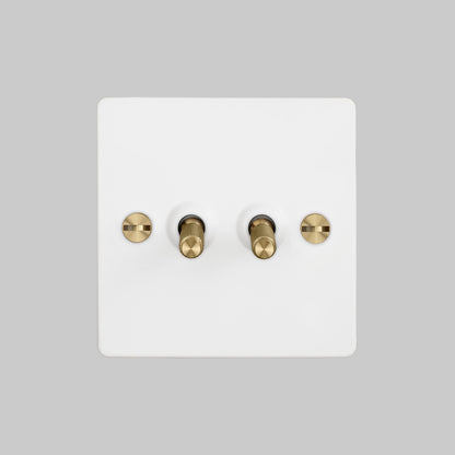 2G TOGGLE SWITCH / WHITE / BRASS
