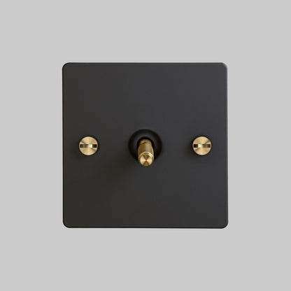 1G TOGGLE SWITCH / BLACK / BRASS