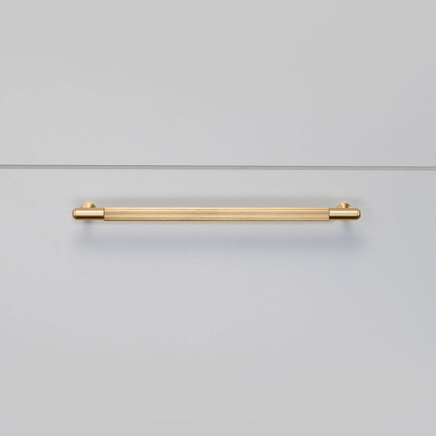 PULL BAR / LINEAR / BRASS / MEDIUM