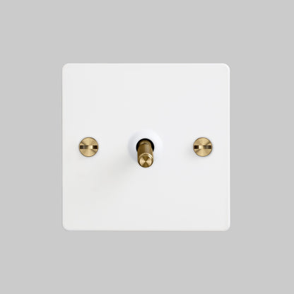 1G TOGGLE SWITCH / WHITE / BRASS