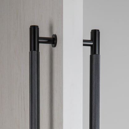 PULL BAR / DOUBLE-SIDED / BLACK