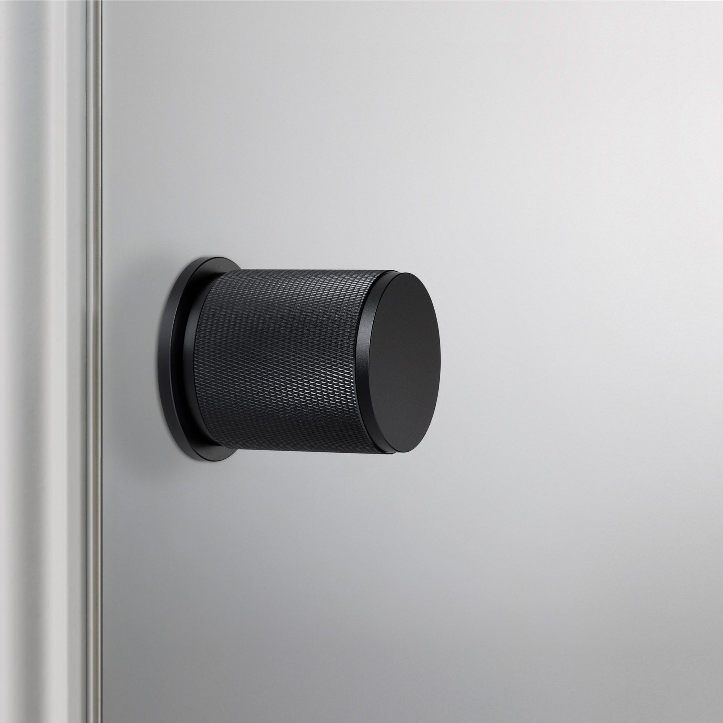 DOOR KNOB / CROSS / BLACK