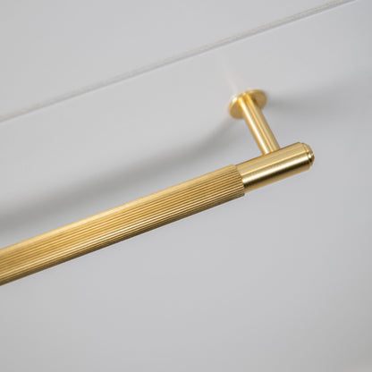 PULL BAR / LINEAR / BRASS / MEDIUM