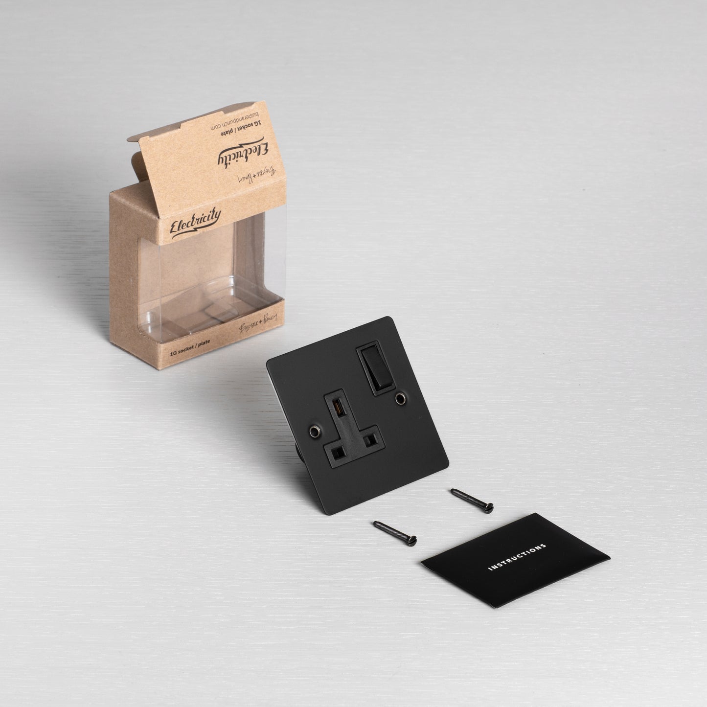 1G UK PLUG SOCKET / BLACK
