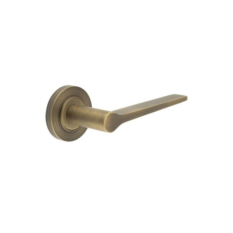 Knightsbridge Door Handle on Plain Rose
